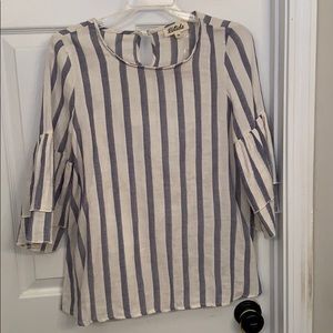 Listicle Woman’s Blouse with flutter sleeves